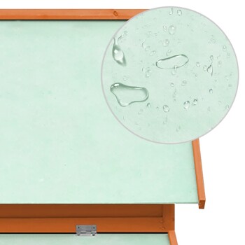 Holzhaustierhaus mit einem grünen geneigten Dach, mit Abmessungen: 110 cm Höhe, 150 cm Breite, 96 cm Tiefe.