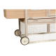 Holzhaustierkäfig mit einem Netzboden und Rädern für Mobilität, mit einer Schublade zum Schieben und einer kleinen Tür an der Seite.
