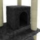 Schwarzer Plüsch-Katzenbaum mit einem würfelförmigen Versteck und zwei mit Sisal umwickelten Kratzpfosten.