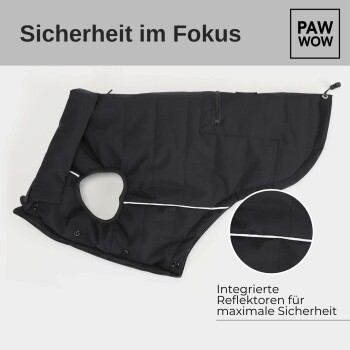 Schwarzer Haustiermantel mit einem Kopfloch und reflektierenden Streifen. Text: "Sicherheit im Fokus" und "Integrierte Reflektoren für maximale Sicherheit."
