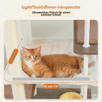 Zwei Katzen ruhen auf einem großen oberen Sitzplatz und einer Hängematte eines Kratzbaums mit Maßen in cm und Zoll.