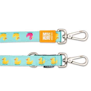 Blaues Haustier-Leinenband mit gelbem Gummientenmuster und Metallverschluss, beschriftet mit "Max & Molly Urban Pets."