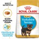 Royal Canin Welpen Yorkshire Terrier Hundefutterbeutel mit einem kleinen Yorkshire Terrier Welpen, mit Text, der die Rassenernährung und Immununterstützung hervorhebt.