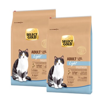 Zwei Säcke Select Gold Adult Light Katzenfutter mit einer grau-weißen Katze, beschriftet mit "Geflügel mit Reis".