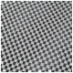 Nahaufnahme einer strukturierten schwarz-weißen Haustiermatte mit einem Schachbrettmuster, ideal für den Komfort und Stil von Haustieren.