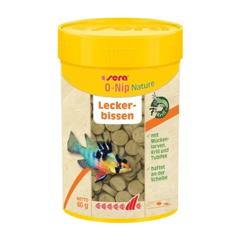 Pojemnik na karmę dla ryb Sera O-Nip Nature, 60g, z kolorową grafiką ryb i tekstem "Lecker-bissen," podkreślającym składniki z kryla i tubifex.