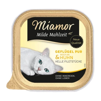 Milde Mahlzeit Geflügel pur und Huhn 16x100 g Miamor Katzenfutterverpackung mit einer weißen Katze mit blauen Augen, beschriftet mit "Geflügel Pur" und "Helle Filetstücke", was auf Geflügelinhalt hinweist.