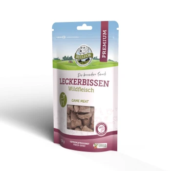 Packung von BELLFOR Premium-Hundeleckerlis mit der Aufschrift "Leckerbissen Wildfleisch", mit gefriergetrockneten Fleischstücken, 150g.