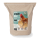 Sack mit Staubbadprodukt für Geflügel, mit einem Huhn und zwei Wachteln, beschriftet mit "100% natürliche Zeolith", 10 kg, mit Symbolen für natürliche Inhaltsstoffe.