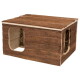 Holzhaustierhaus mit zwei Öffnungen, im rustikalen Design und mit Stroh im Inneren, ideal für kleine Tiere.