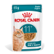 Pochette de nourriture humide Royal Canin 85g pour chats seniors de plus de 11 ans, morceaux en sauce, avec image d'un chat tigré orange.
