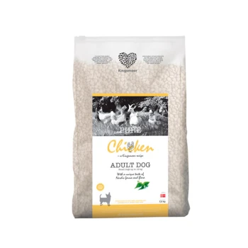 Tüte Kingsmoor Pure Chicken Hundefutter für erwachsene Hunde, mit einem Foto von Hühnern auf der Vorderseite, gekennzeichnet für kleine Rassen.