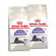 Zwei Säcke Royal Canin Regular Sterilised Katzenfutter für Katzen ab 7 Jahren, mit einer schwarzen Katze auf der Verpackung.