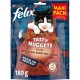 Un sac de friandises pour chats Felix Tasty Nuggets avec un chat noir et blanc joueur sur le devant, étiqueté "MAXI PACK" et "180 g."