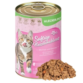 Eine Dose Leo's Saftige Fleischmahlzeit Katzenfutter mit einer verspielten Katze auf dem Etikett, mit einem Haufen Nassfutter davor.