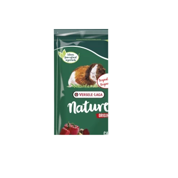 Een kleurrijke zak Versele-Laga Nature Original cavia voer, met een illustratie en "Original Recipe Original Taste" tekst.