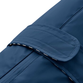 Grüner Haustierhut mit gestreiftem Innenfutter und verstellbaren Riemen.