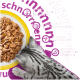 Grau getigerte Katze frisst Nassfutter aus einer Schale mit gelbem Rand auf lila Hintergrund, deutscher Text listet Gesundheitsvorteile auf.