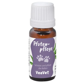 Braune Glasflasche mit VeaVet Pfotenpflegeöl und einem weißen Deckel, mit Text in Deutsch und Englisch, der natürliche Haustiergesundheit bewirbt.