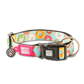 Hundehalsband mit buntem Donut-Muster, schwarzer Schnalle mit der Aufschrift „Max & Molly“ und rundem Anhänger mit der Aufschrift „I AM LOST! RETURN ME PLEASE.“