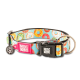Hundehalsband mit buntem Donut-Muster, schwarzer Schnalle mit der Aufschrift „Max & Molly“ und rundem Anhänger mit der Aufschrift „I AM LOST! RETURN ME PLEASE.“