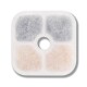 Filtre à eau pour animaux carré avec quatre sections en gris et beige, présentant un trou central pour l'installation.