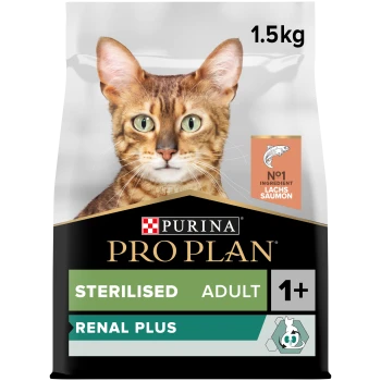 Purina Pro Plan 1,5 kg Katzenfutterbeutel mit dem Gesicht einer Katze, beschriftet mit "Sterilised Adult 1+" und "Renal Plus," mit Lachs als Hauptzutat.