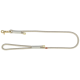 Eine beige Hundeleine aus strapazierfähigem Seil, mit einem goldenen Metallclip und einem gepolsterten Griff für Komfort.