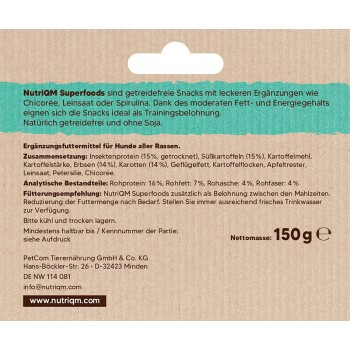 Verpackung von NutriQM Superfoods Hundesnacks, mit Zutaten wie Insektenprotein, Süßkartoffeln und Spirulina. Nettogewicht 150g.