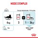 Instructions pour nourrir un chat de 4 kg : 3 boîtes de Royal Canin "Indoor" ou 1 boîte plus 36 g de nourriture sèche, avec de l'eau.