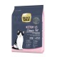 Die Verpackung des Gold Kitten Classic Fit Katzenfutters zeigt ein schwarz-weißes Kätzchen und betont die optimale Ernährung mit Geflügel und Reis.