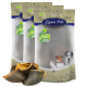 Drei Beutel Lyra Pet Nature Power Haustierfutter, mit Bildern eines Hundes, einer Katze und einem Welpen, mit Muscheln im Vordergrund.