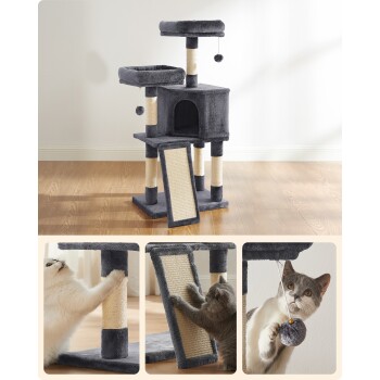 Grauer Katzenbaum mit zwei Plattformen, einem gemütlichen Versteck und Kratzpfosten; mit verspielten Pompons und zwei Katzen, die interagieren.