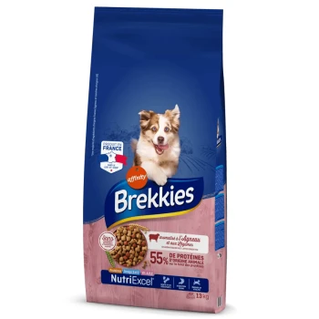 Sac de nourriture pour chien de la marque Brekkies, avec un chien souriant sur le devant, indiquant "55% de protéines d'origine animale" et "NutriExcel."