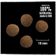 Vier runde Katzenfutterkibbles auf einem schwarzen Hintergrund, beschriftet mit "100% natürlichem Lamm & Rind" und mit einem Durchmesser von 10 mm.