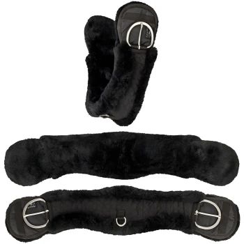 Schwarzer, fleecegefütterter Pferdegurt mit Edelstahl-Schnallen, der ein gestepptes Design und weiche Polsterung für Komfort bietet.