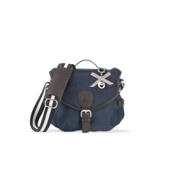 Navy-blaues Haustiertragebeutel mit einem gestreiften Schultergurt, mit einem dekorativen Charm und einem Logo-Patch auf der Vorderseite.
