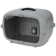 Transporteur pour animaux en plastique gris avec porte et poignée métalliques noires, avec une serrure marquée "OPEN" à l'avant.