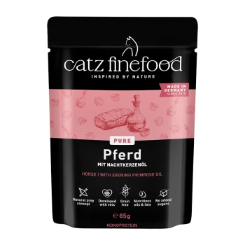 Schwarze und pinke Tüte Catz Finefood Pure Pferd Katzenfutter mit Nachtkerzenöl, hergestellt in Deutschland, 85g, getreidefrei, ohne Zuckerzusatz.