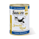 Dosenfutter für Hunde mit der Aufschrift "Sanoro Sensitiv Rind", mit einer schwarz-weißen Hundillustration und Text, der natürliche Zutaten hervorhebt.