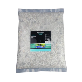 Ein 5 kg Sack Silbermann Bright Gravel, 4-8 mm, mit einem schwarzen Etikett mit Gebrauchsanweisungen für Aquarien, einschließlich pH- und CO2-Details.