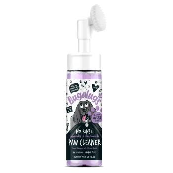 Flasche Bugalugs No Rinse Lavendel & Kamille Pfotenreiniger mit Silikonbürste, 200 ml, vegan und parabenfrei.