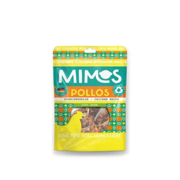 Un sac de friandises pour animaux coloré étiqueté "MIMOS POLLOS," contenant des cous de poulet, avec un texte indiquant "100% Huhn" et "Eine Tüte voll Hundeliebe."
