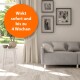 Modernes Wohnzimmer mit einem grauen Sofa, weißem Beistelltisch, dekorativen Schalen, Kunstwerken und einem orangefarbenen Etikett mit der Aufschrift 'Wirkt sofort und bis zu 4 Wochen.'