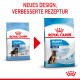Vergleich der Verpackung von Royal Canin Welpenfutter, mit "MAXI" für Hunde von 26-44 kg, mit dem Text "NEUES DESIGN, VERBESSERTE REZEPTUR."