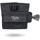 Eine schwarze Hundeleckerlitasche mit dem Logo "TrendPet TwinTreat," mit einer Vordertasche und einem Spender für Müllsäcke.