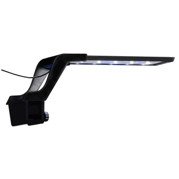 Schwarze LED-Aquariumleuchte mit Klammerbefestigung, mit einem schlanken Design und einstellbarer Helligkeitsregelung.