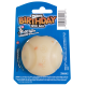 Jouet pour chien Chuckit! Birthday Fetch Ball crème avec des taches orange, emballé sur une carte bleue avec infos produit et tags réseaux sociaux.