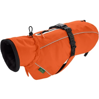 Helle orangefarbene Hundejacke mit einem schwarzen Fleece-Futter, verstellbaren Riemen und reflektierenden Details für Sichtbarkeit.