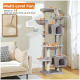 Ein mehrstöckiger Kratzbaum mit zwei spielenden Katzen, ausgestattet mit einer Hängematte, Kratzpfosten und dem Text: "Design für 1-5 große Katzen."